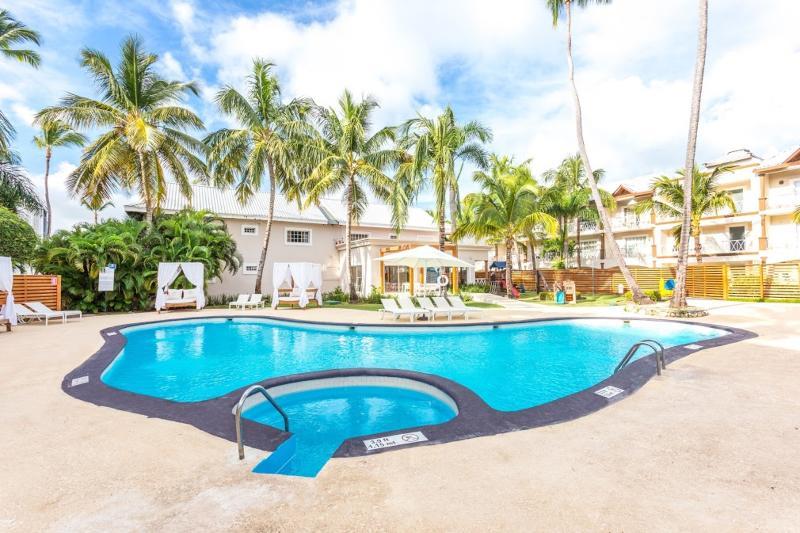 Be Live Collection Punta Cana Adults Only Exterior foto The swimming pool at the hotel
