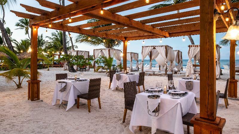 Be Live Collection Punta Cana Adults Only Exterior foto Beachfront dining at Sandals Halcyon Beach